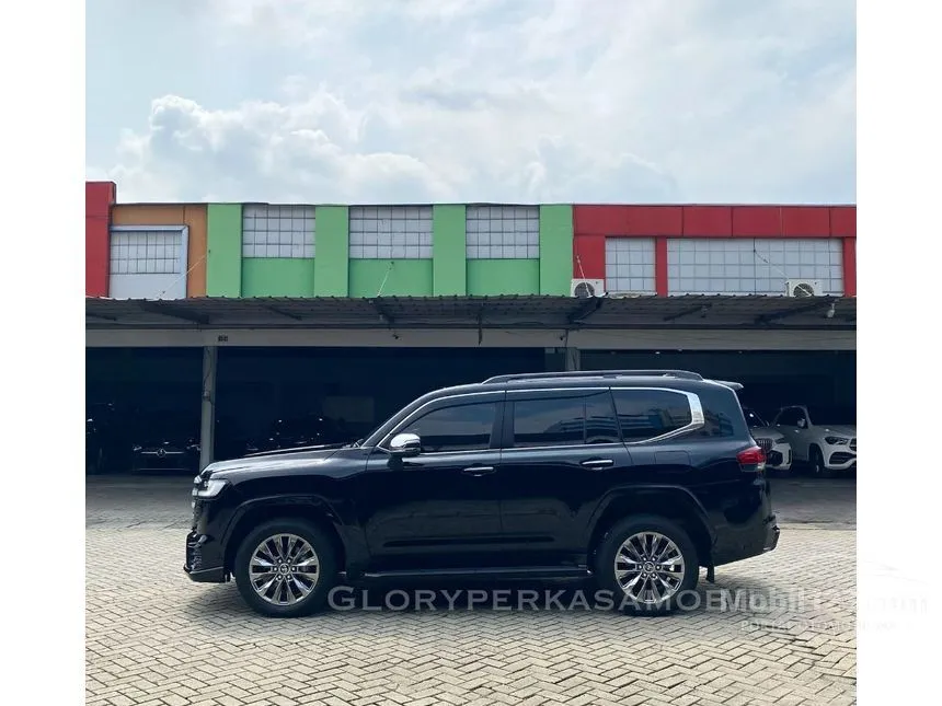 2025 Toyota Land Cruiser 300 VX-R SUV