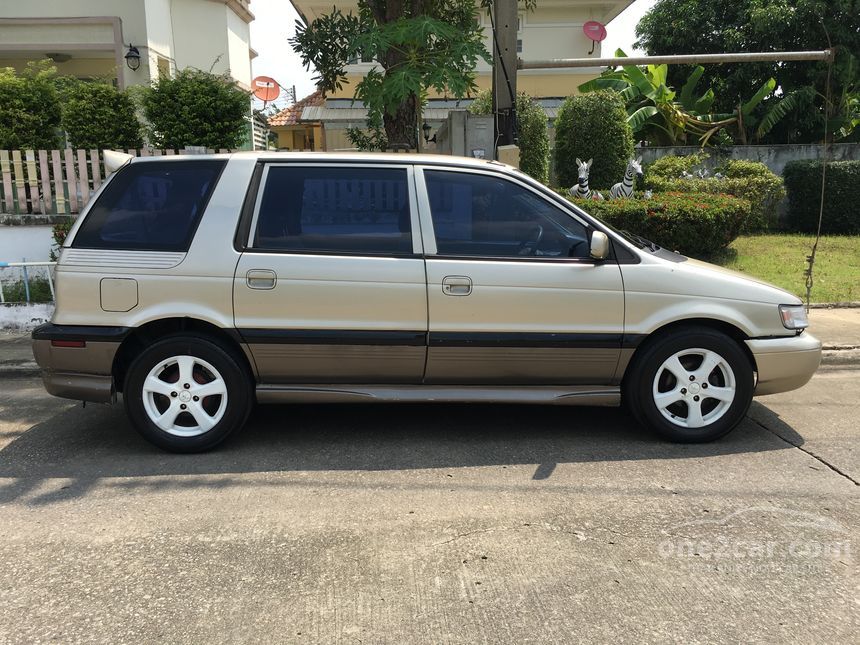 Mitsubishi space wagon 1992