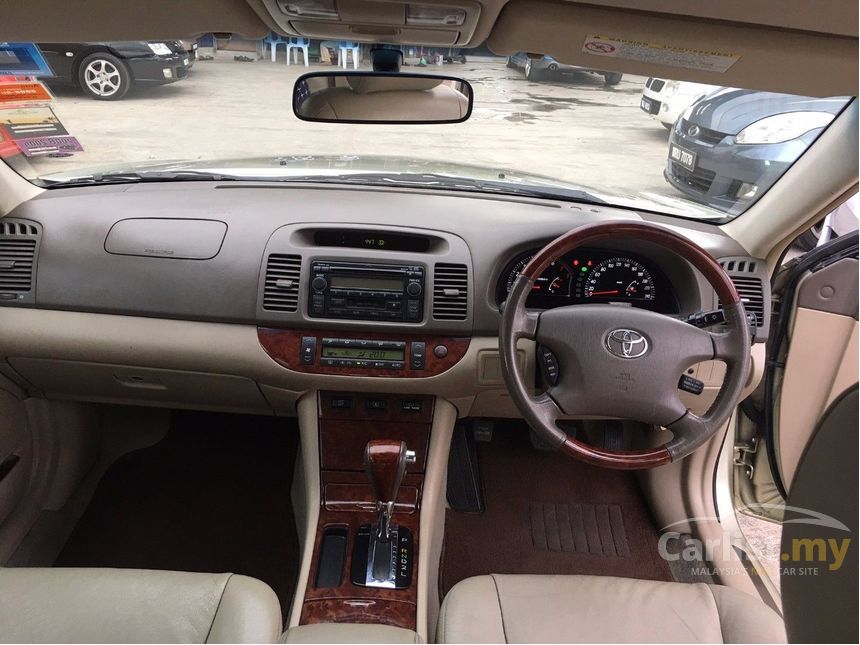 Toyota Camry 2004 V 2.4 in Selangor Automatic Sedan Gold 