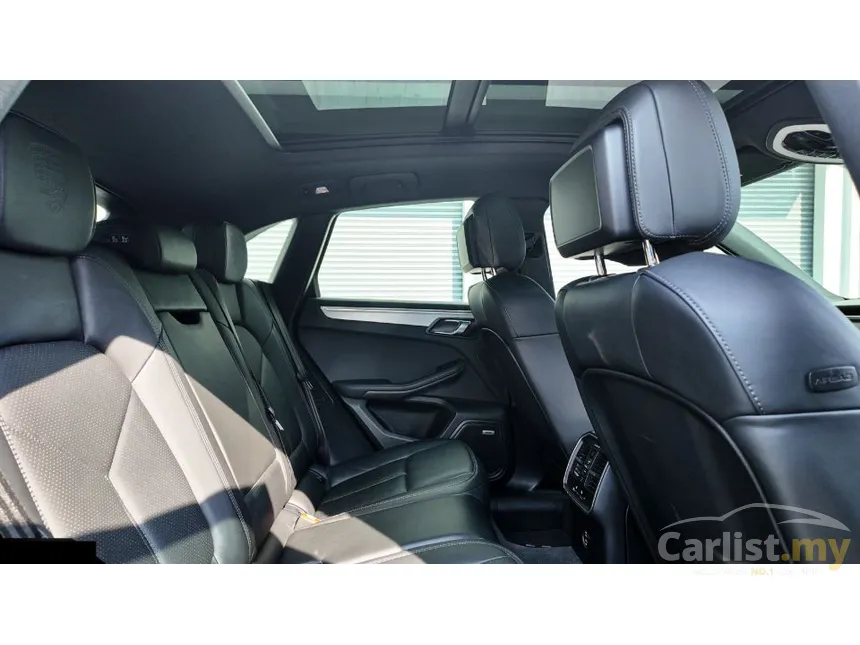 2021 Porsche Macan Turbo SUV