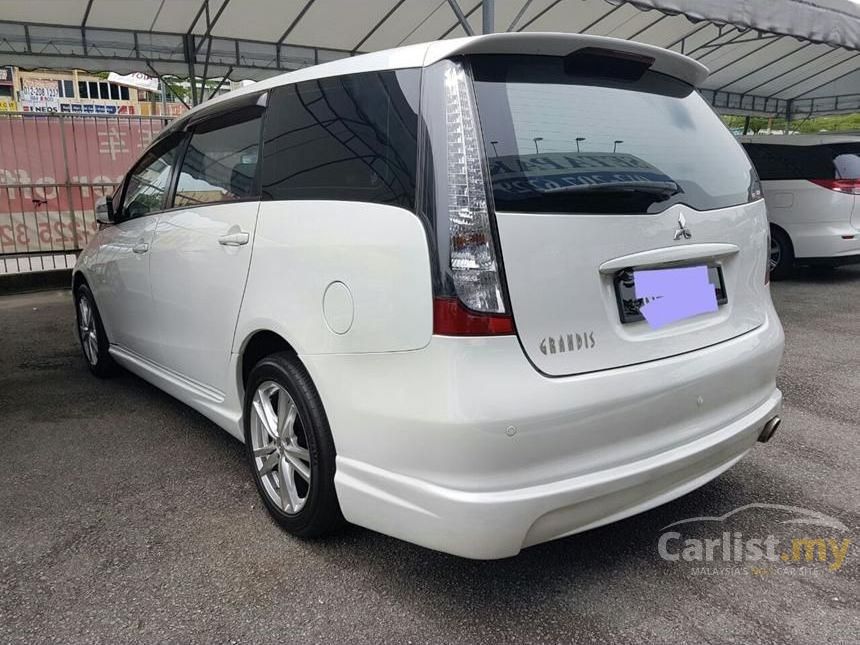 Mitsubishi grandis 2008