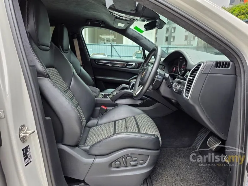 2022 Porsche Cayenne GTS Coupe