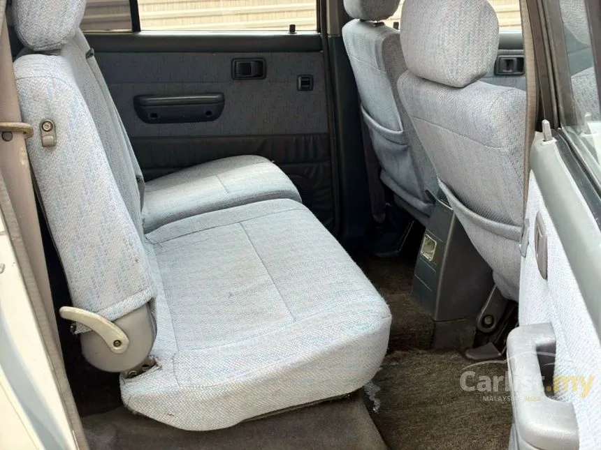 2000 Toyota Unser GLi MPV