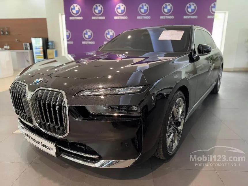 2025 BMW i7 xDrive60 Gran Lusso Sedan