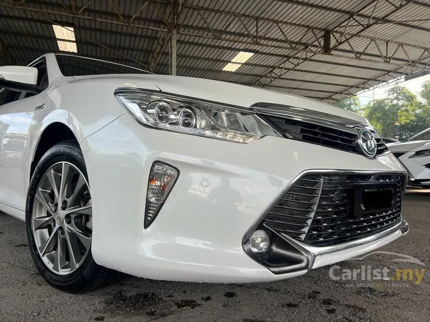 2018 Toyota Camry Hybrid Premium Sedan