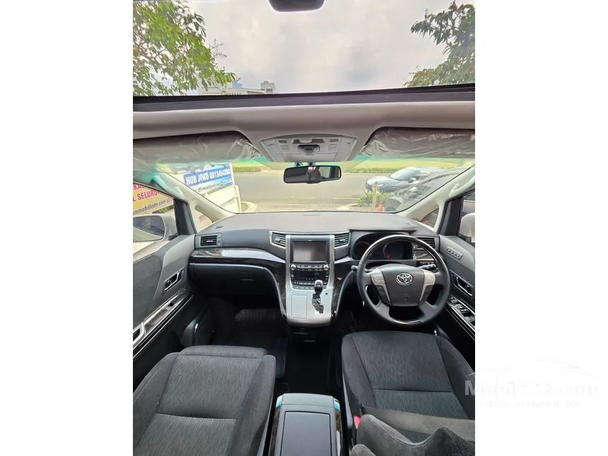 2013 Toyota Alphard SC MPV