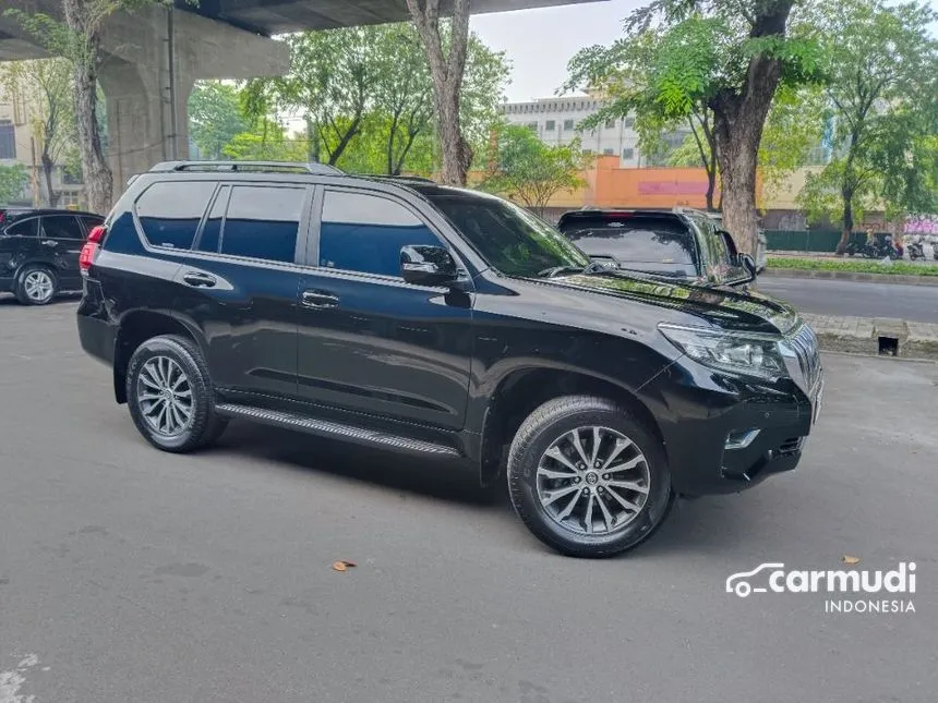 2020 Toyota Land Cruiser Prado TX SUV