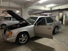 1994 Mercedes-Benz 220E 2.2 Masterpiece Sedan