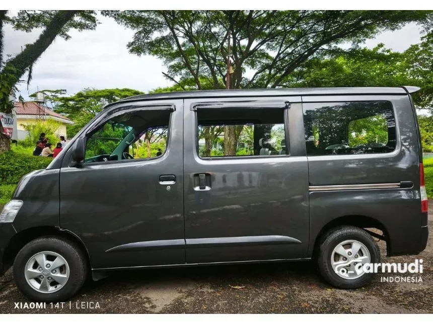 2017 Daihatsu Gran Max Mini Bus D Van