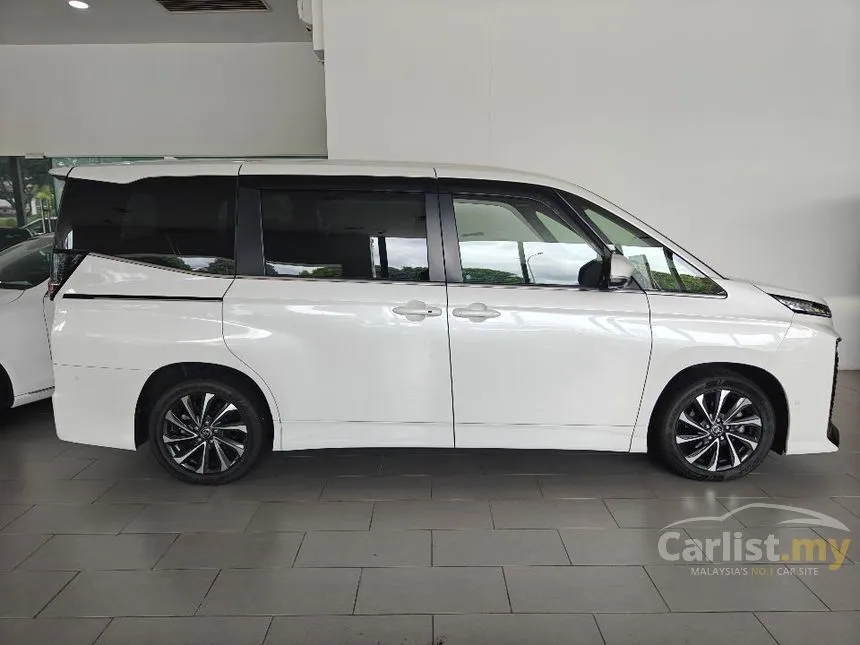 2022 Toyota Voxy S-Z MPV