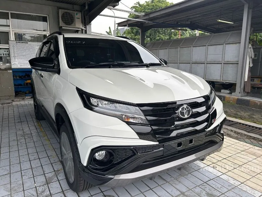Jual Mobil Toyota Rush 2025 GR Sport 1.5 di Jawa Barat Manual SUV Putih Rp 235.700.000