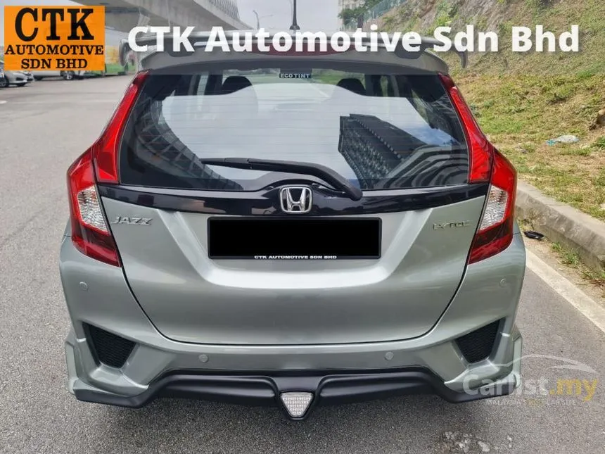 2014 Honda Jazz S i-VTEC Hatchback