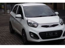 KIA picanto putih mulus terawat