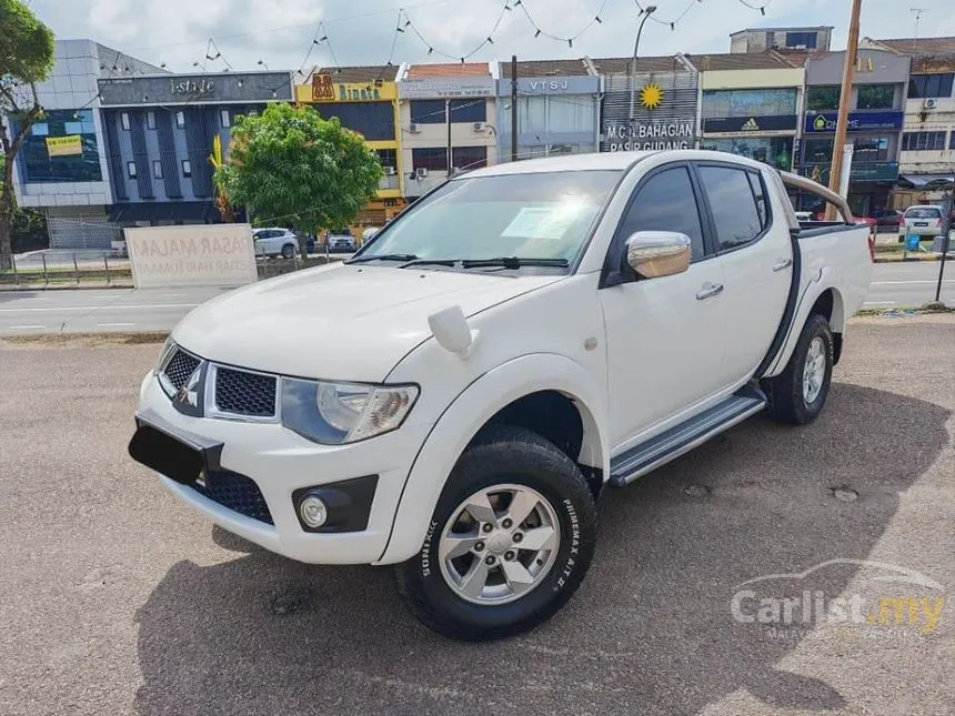 2011 Mitsubishi Triton Dual Cab 4X4 Pickup