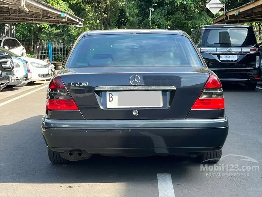 1997 Mercedes-Benz C230 Kompressor Sedan