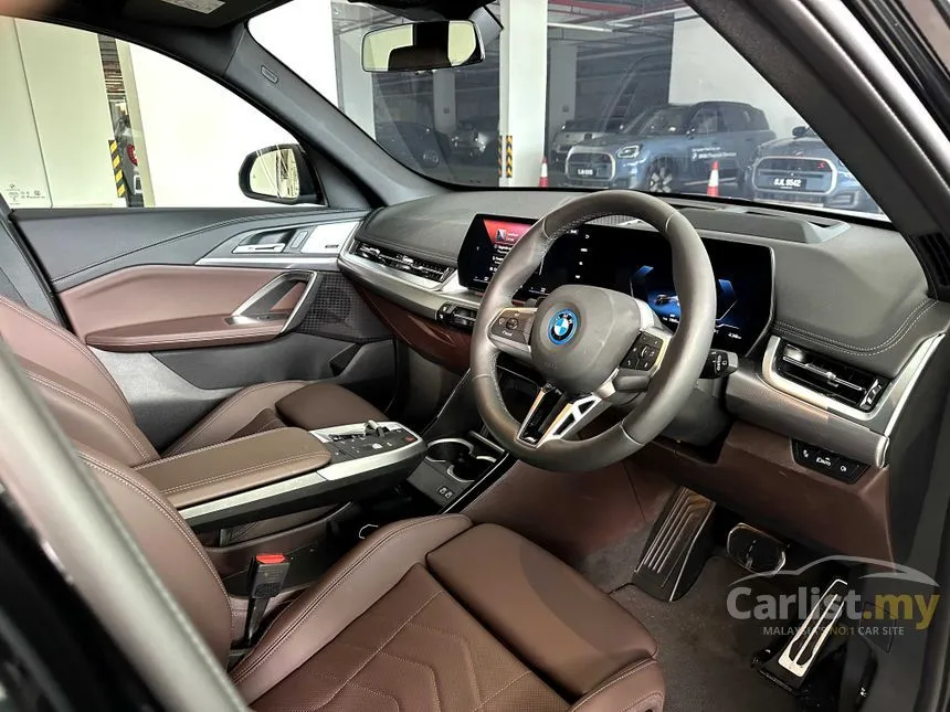 2025 BMW iX1 eDrive20 M Sport SUV