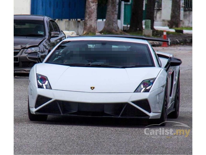 Recon 2013 Lamborghini Gallardo  LP570-4 Squadra Corse Coupe 