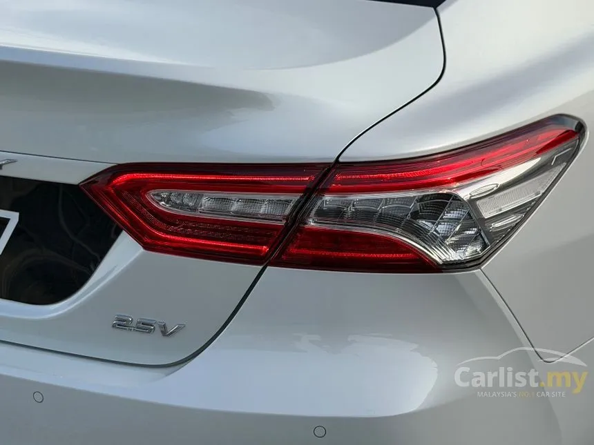 2020 Toyota Camry V Sedan