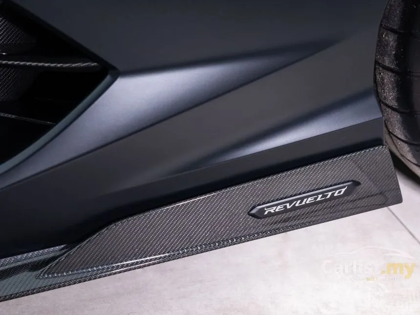 2025 Lamborghini Revuelto Coupe