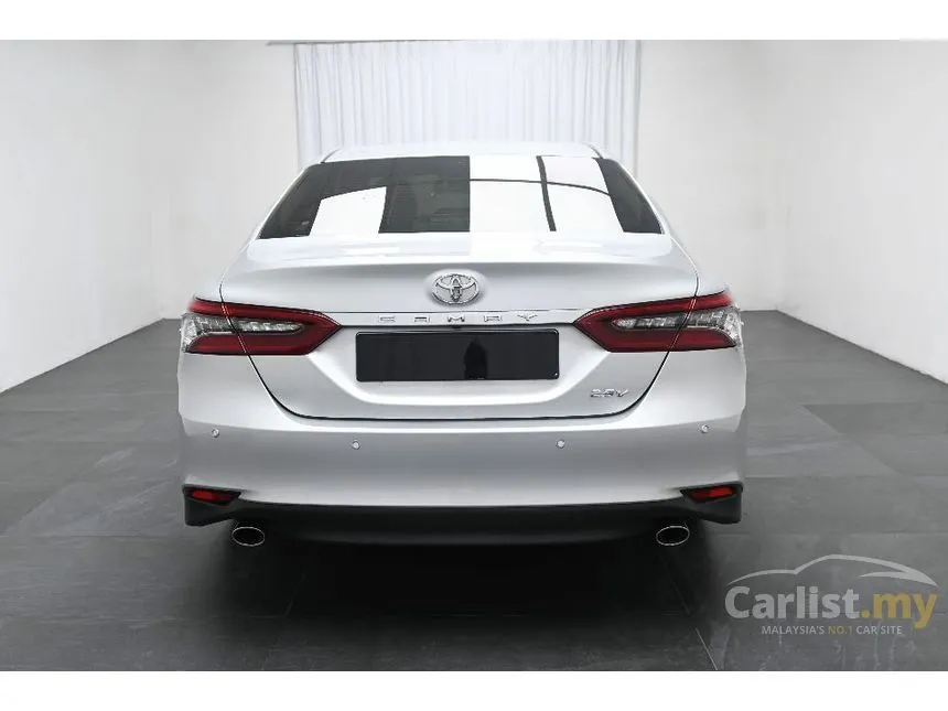 2022 Toyota Camry V Sedan