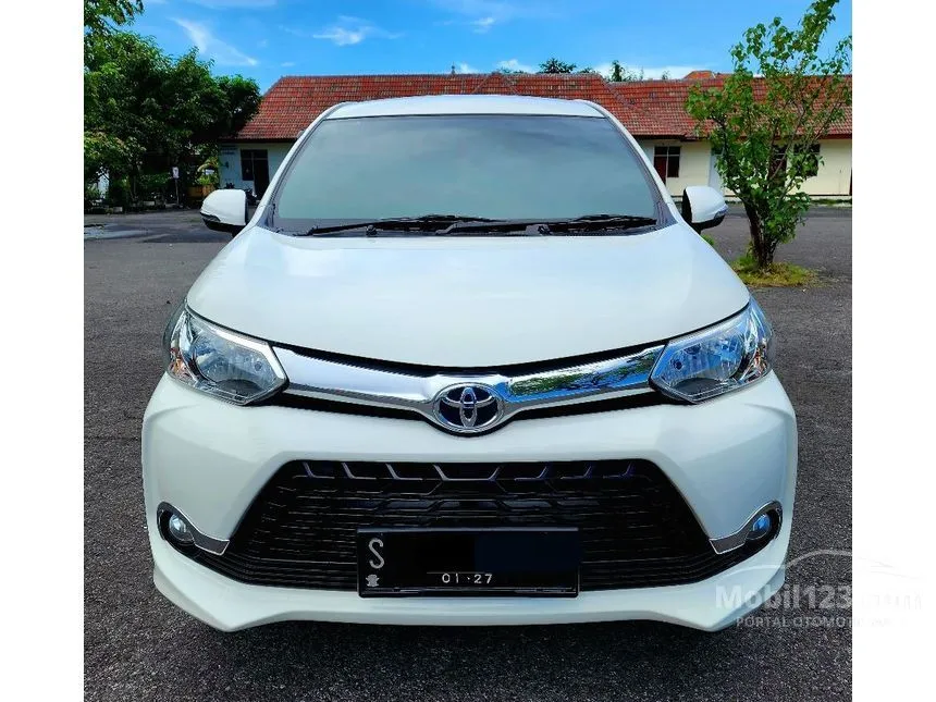 Jual Mobil Toyota Avanza 2015 Veloz 1.3 di Jawa Timur Manual MPV Putih Rp 149.000.000