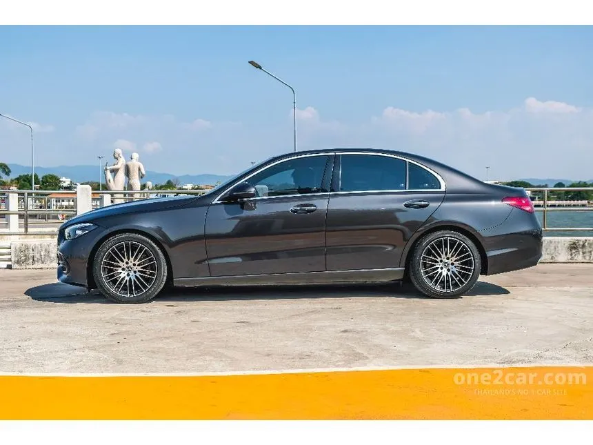 2025 Mercedes-Benz C220 d Avantgarde Sedan