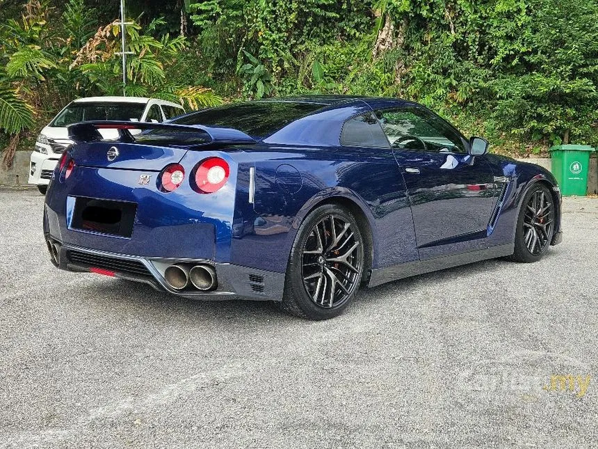 2011 Nissan GT-R Coupe