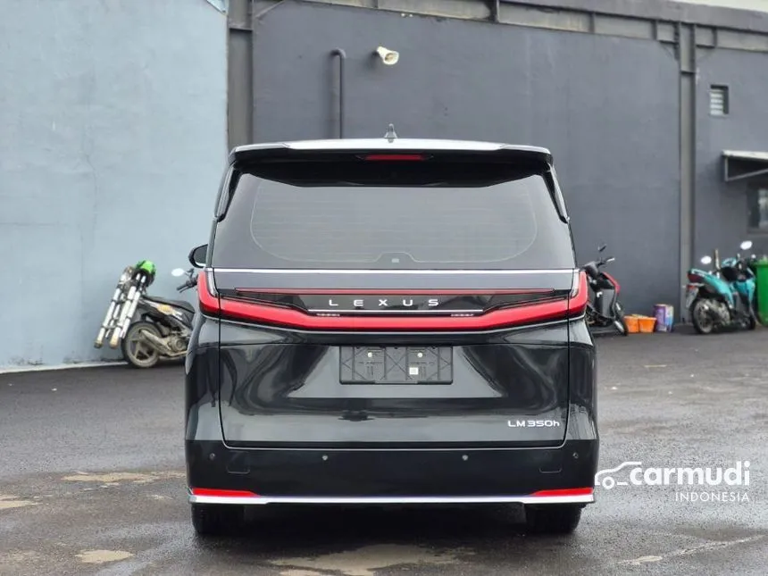 2023 Lexus LM 350h 4 Seater MPV