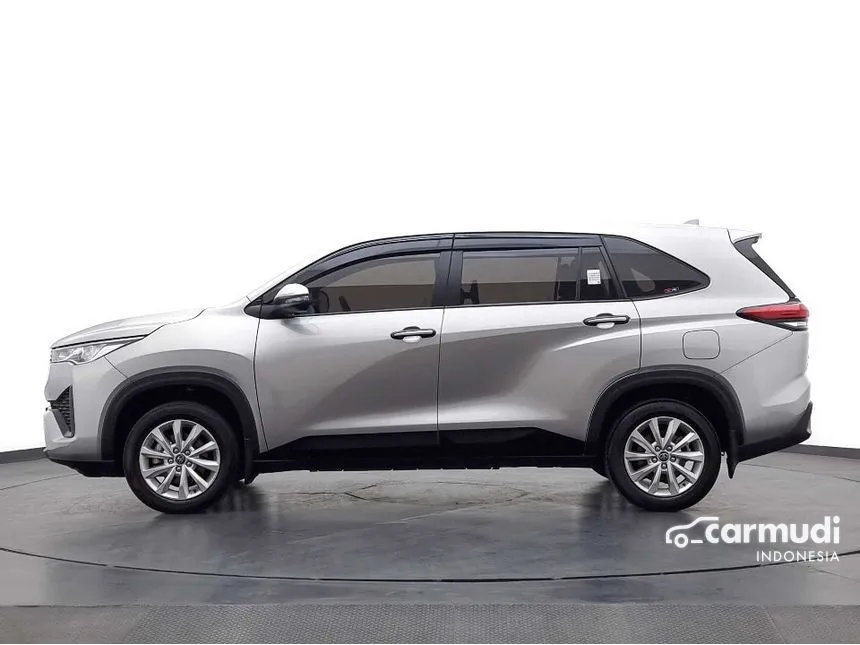 2022 Toyota Kijang Innova Zenix V HV MPV