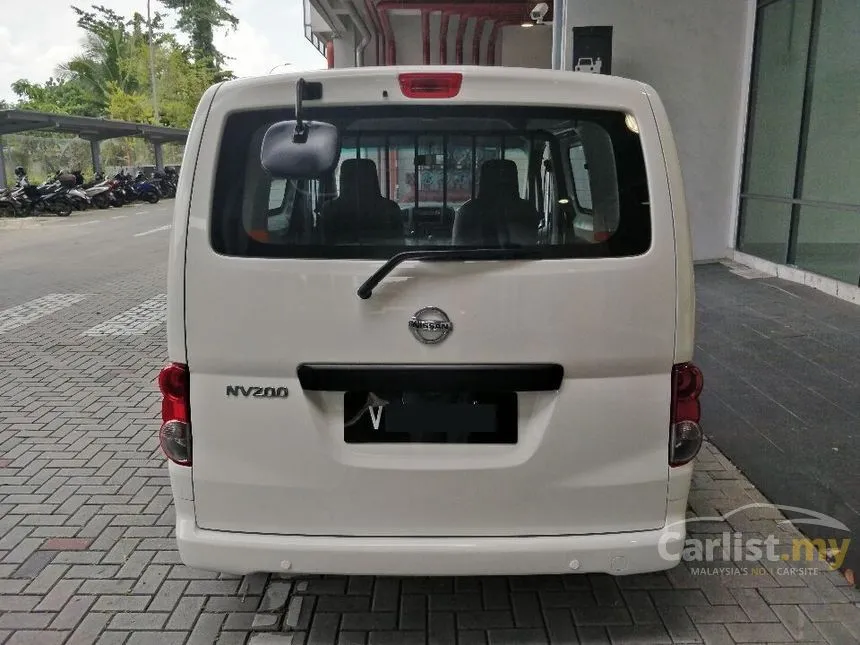 2017 Nissan NV200 Semi Panel Van