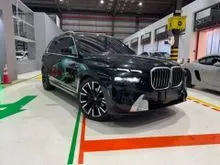 2023 BMW X7 3.0 xDrive40i Pure Excellence SUV / 49K KM / Harmon Kardon / Panaromic Roof / Crystal Design Gear Knob / Two Tone Interior