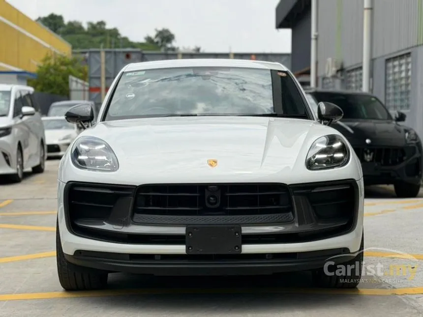 2025 Porsche Macan SUV