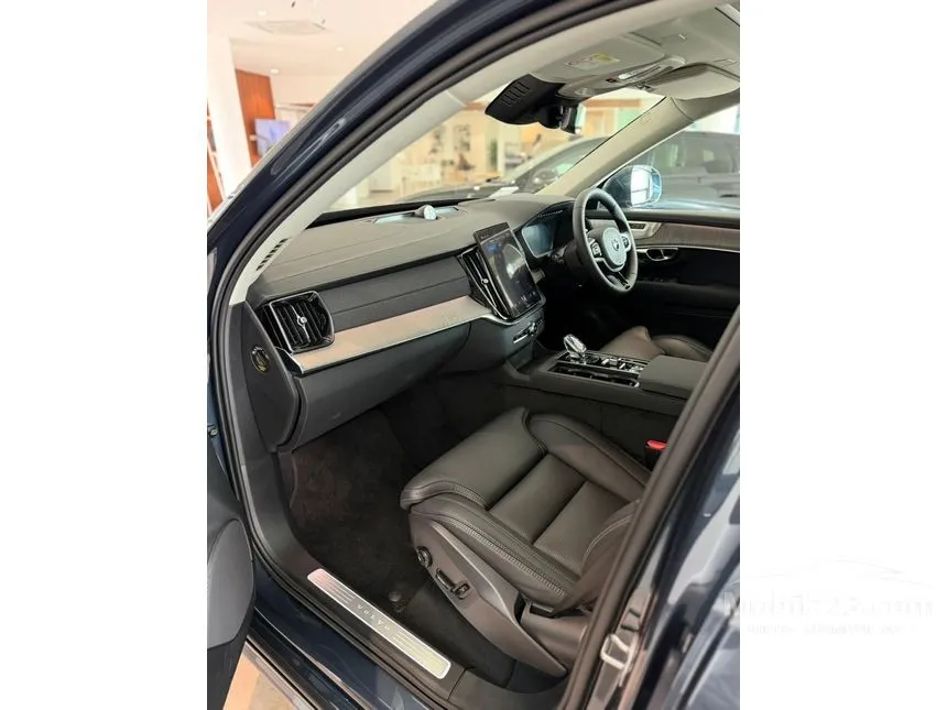 2025 Volvo XC90 Recharge T8 Ultimate PHEV SUV