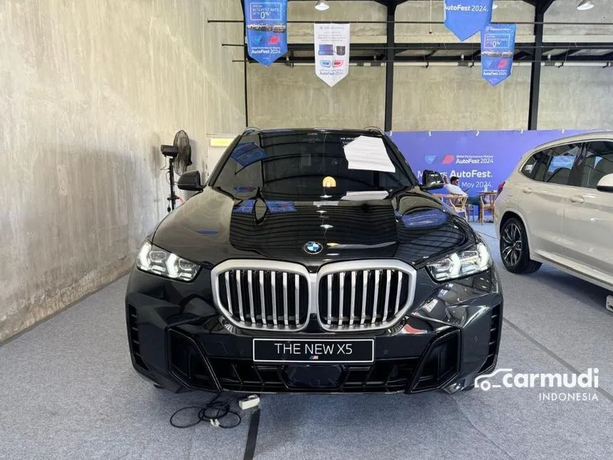 Jual Mobil BMW X5 2024 xDrive40i xLine 3.0 di Jawa Barat Automatic SUV Hitam Rp 1.965.000.000