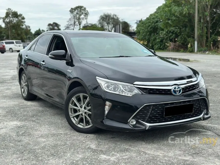 2017 Toyota Camry Hybrid Luxury Sedan