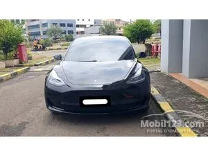 2021 Tesla Model 3 Standard Range Plus Sedan
