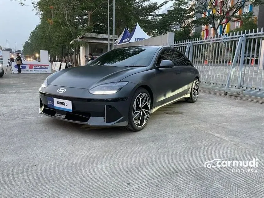 2023 Hyundai IONIQ 6 Signature Long Range Sedan