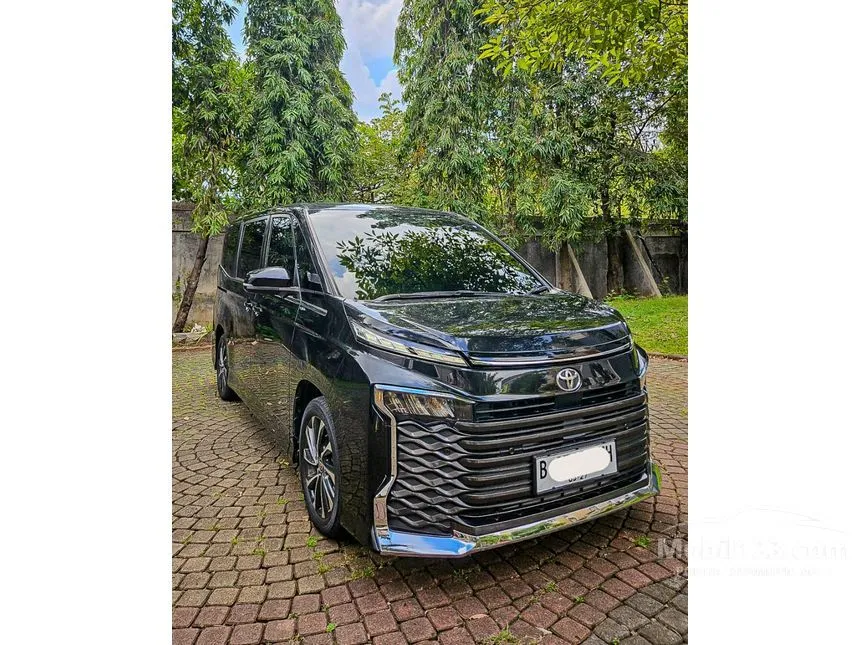 Jual Mobil Toyota Voxy 2022 2.0 di DKI Jakarta Automatic MPV Hitam Rp 470.000.000