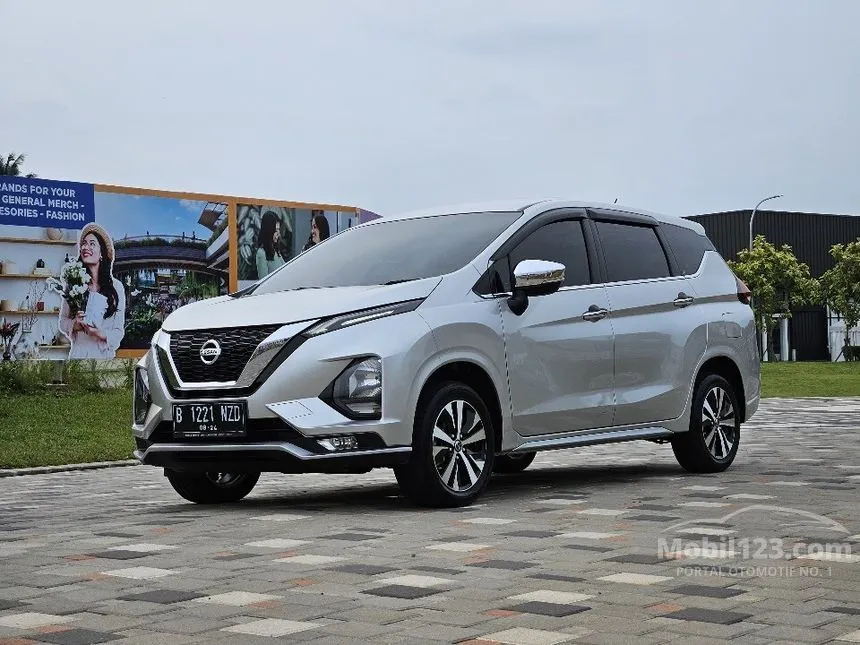 Jual Mobil Nissan Livina 2019 VL 1.5 di Banten Automatic Wagon Silver Rp 196.000.000