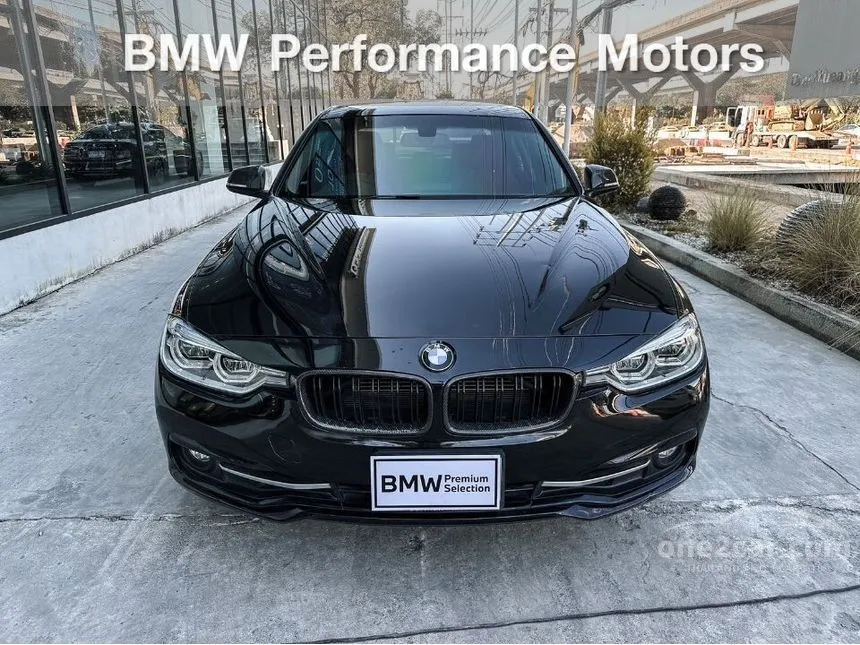 2017 BMW 330e Luxury Sedan