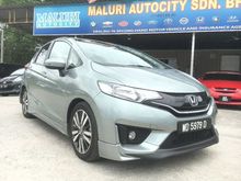 Full Service Record,One Careful Owner,Keyless-Push Start,Infotainment Touch Display,Accident Free,Well Maintain-2016 Honda Jazz 1.5 V i-VTEC Hatchback