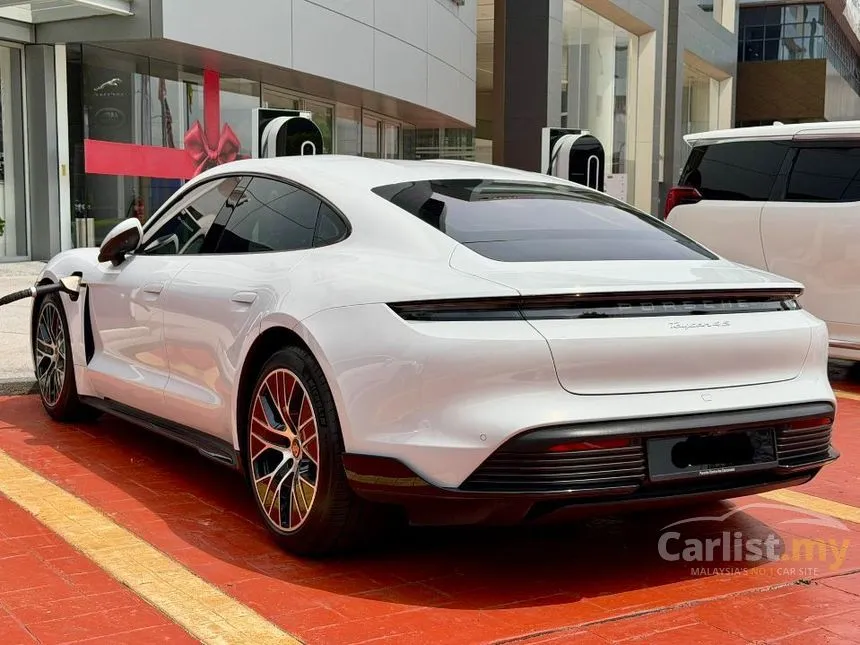 2022 Porsche Taycan 4S Sedan