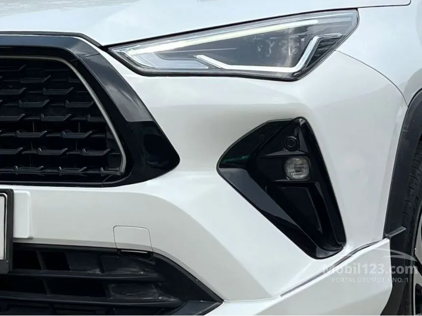 2023 Toyota Yaris Cross S HV (2 Tone) w GR Parts Aero Pkg (Prem Clr) SUV