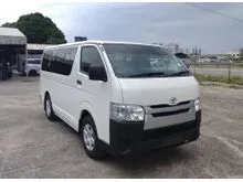 2015 Toyota Hiace 2.5 Window Van (M) - LOW ROOF / 15 SEAT / 1 OWNER