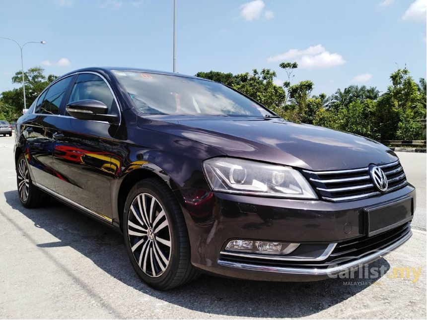 Volkswagen Passat 2013 TSI 1.8 in Johor Automatic Sedan 