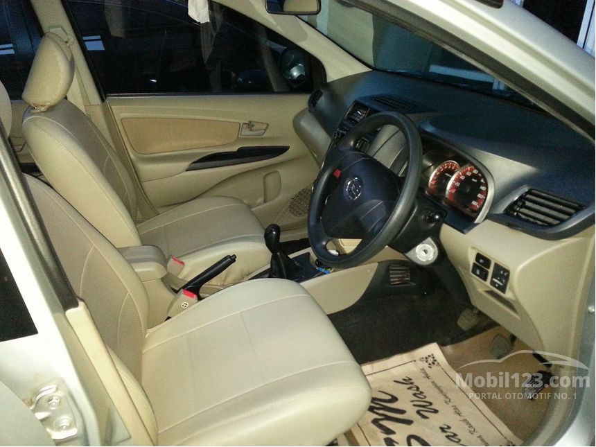 2013 Daihatsu Xenia R DLX MPV