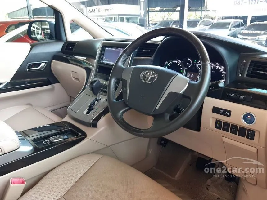 2014 Toyota Alphard HV Van