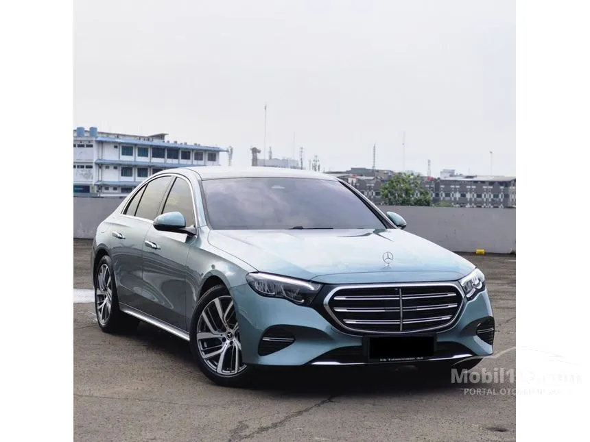 2025 Mercedes-Benz E200 Exclusive Line Sedan