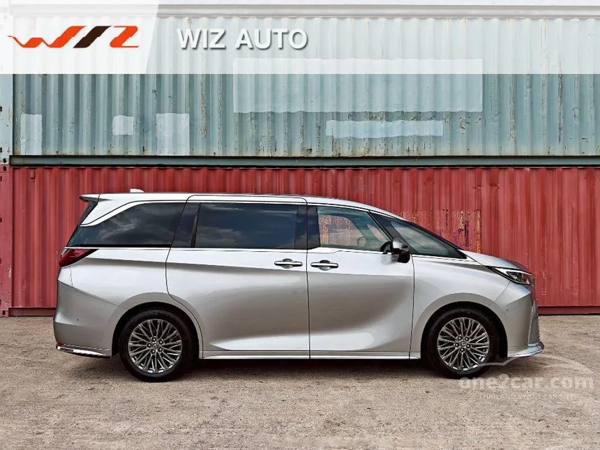 2026 Lexus LM500h Executive Van
