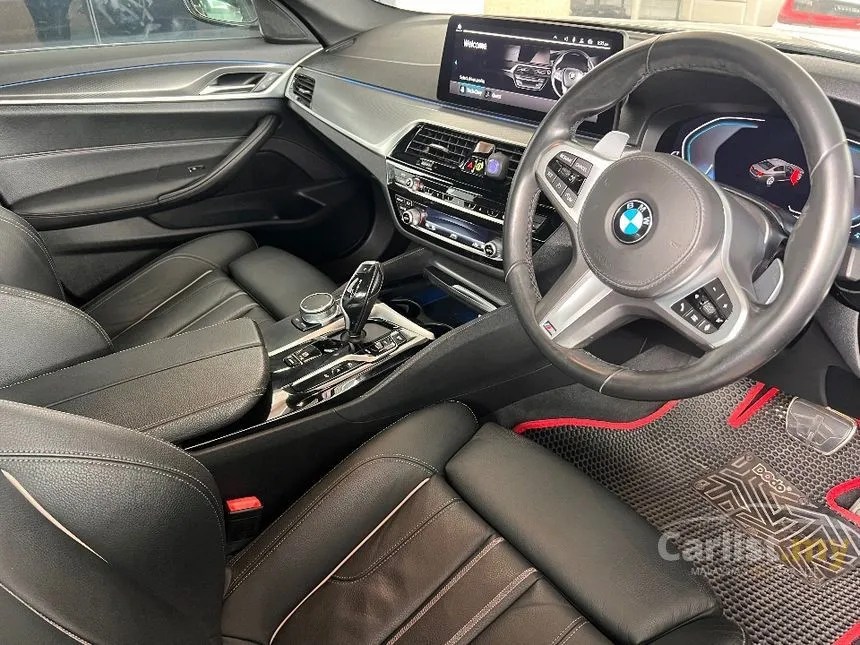2021 BMW 530e M Sport Sedan